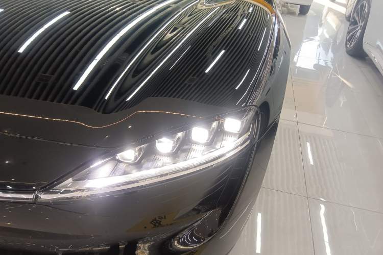 Used Hima Luxeed S7 2024 Pro Model
