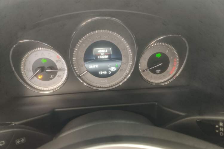 Used Mercedes-Benz GLK-Class 2013 GLK 300 4MATIC Dynamic Sunroof Model
