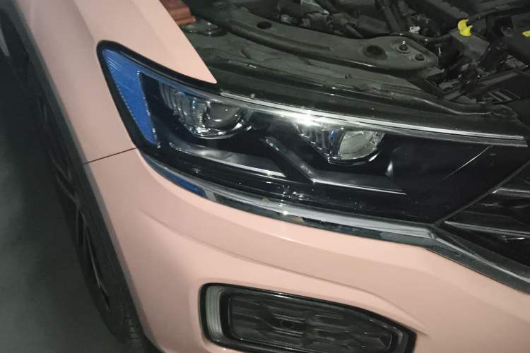 Used Volkswagen T-ROC 2019 280TSI DSG Two-Wheel-Drive Luxury Model China VI Standard
