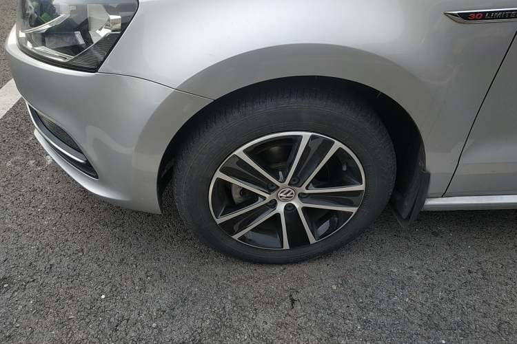 Used Volkswagen Polo 2014 1.6L Automatic Comfort Edition