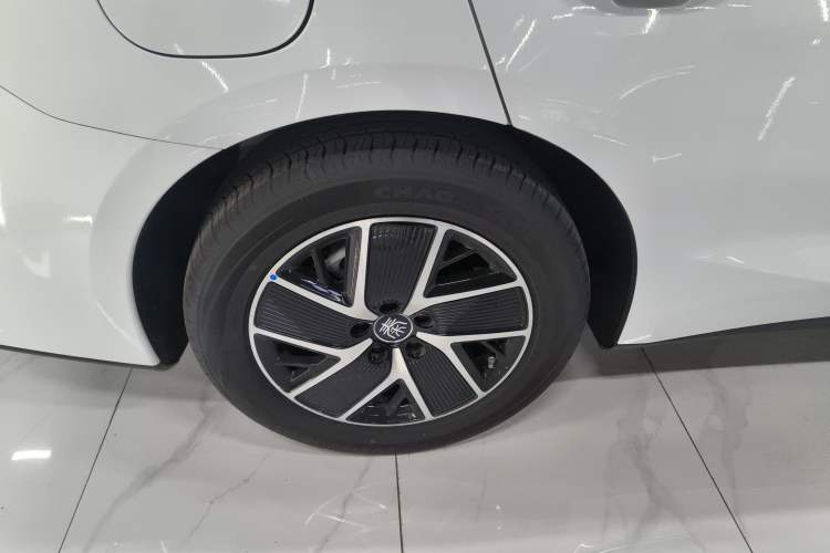 Used BYD Qin L 2025 DM-i Smart Drive 120KM Superior Model
