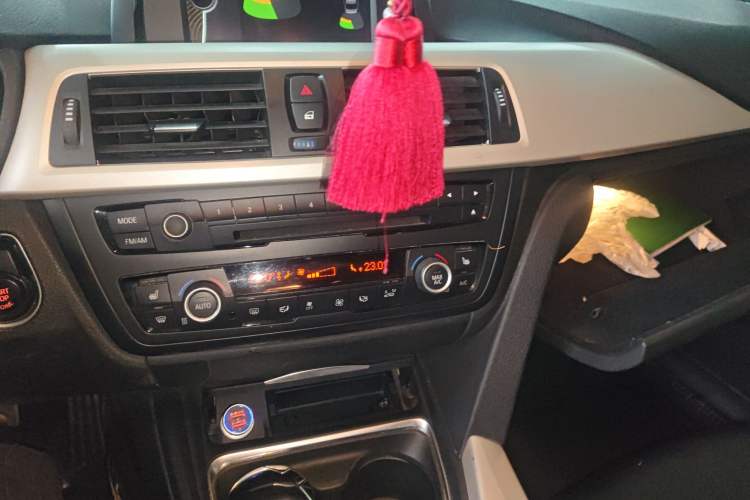 Used BMW 3 Series 2014 320i Sport Edition