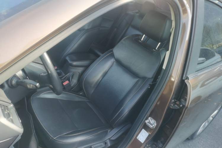 Used Ford Escort 2015 1.5L Automatic Fashion Model
