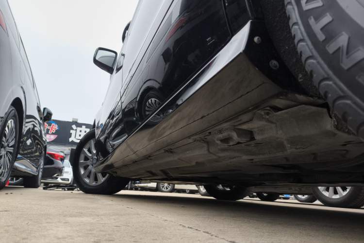 Used Mercedes-Benz R-Class 2017 R 320 4MATIC Business Edition Prestige Model