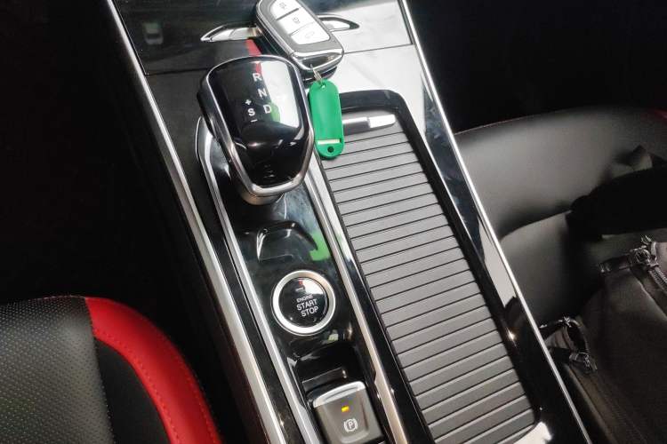 Used SOL X8 2021 300T DCT Prestige Smart Connect Edition 6 Seats
