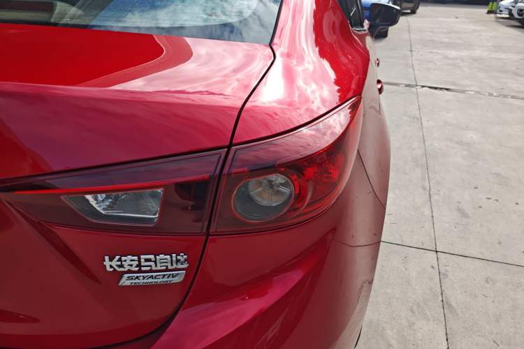 Used Mazda Mazda 3 Axela 2016 Sedan 1.5L Automatic Comfort Model