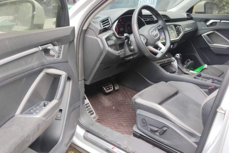 Used Audi Q3 2022 40 TFSI Fashion Dynamic Model