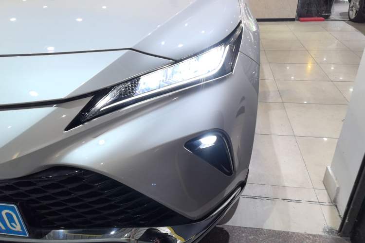 Used Toyota Venza 2023 2.0L CVT Two-Wheel Drive Luxury Edition
