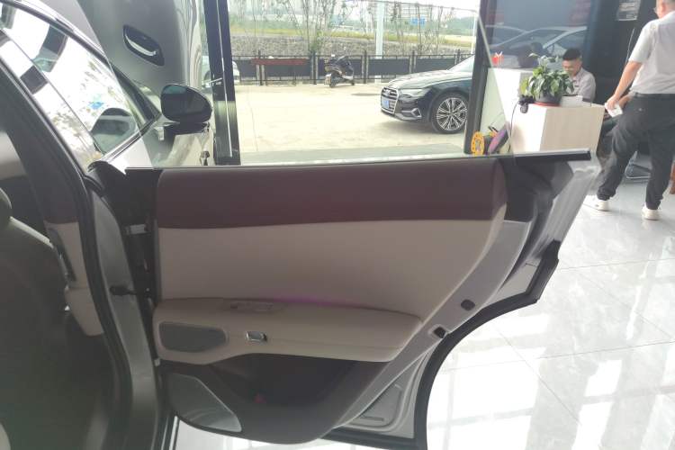 Used  YU7 2025 Ultra-Long Range All-Wheel Drive Pro Version
