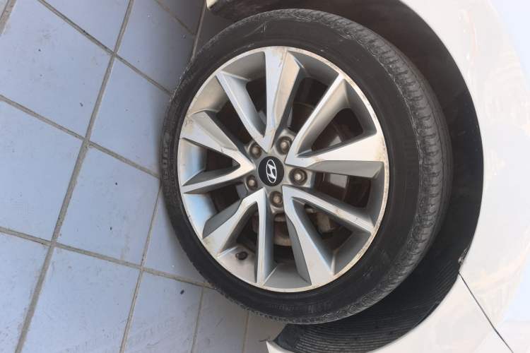 Used Hyundai Elantra (5th Generation / Langdong) 2015 1.6L Automatic Luxury Model
