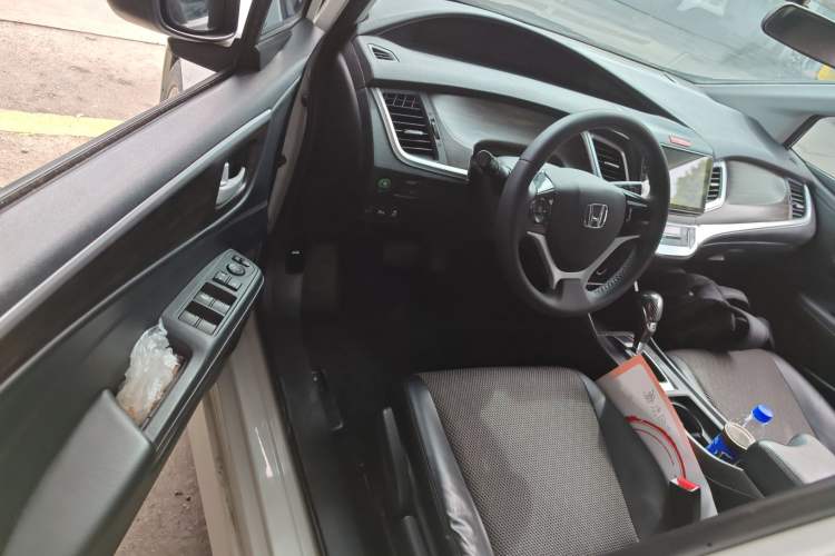 Used Honda Jade 2017 1.8L automatic Comfort version 5 seats
