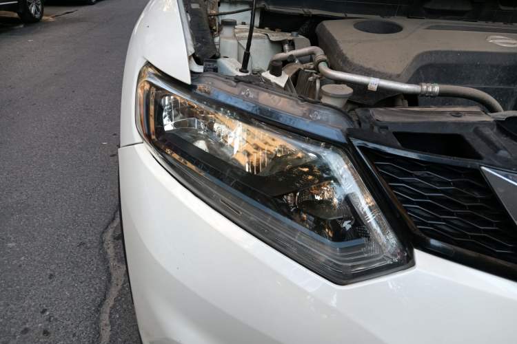 Used Nissan X-Trail 2015 2.5L CVT Leading MAX Edition 4WD
