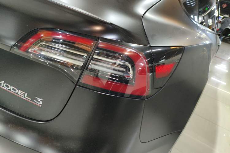 Used Tesla Model 3 2021 Revised Version II – Performance High-Performance All-Wheel-Drive Edition
