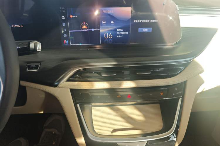 Used Buick GL8 New Energy 2025 Lushang First-Drive Edition 7-Seater
