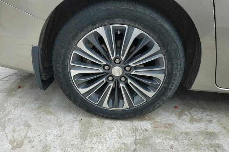 Used Buick GL8 2022 ES Land Cruiser 653T Luxury Model
