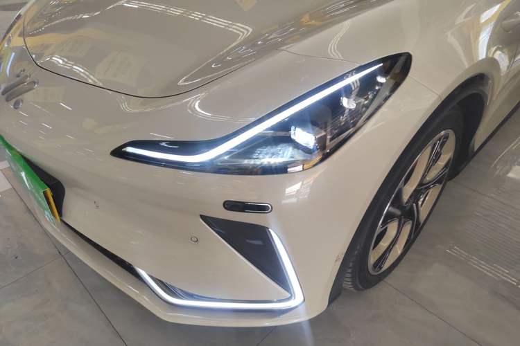 Used  LS7 2023 100kWh Lux All-Wheel-Drive Version
