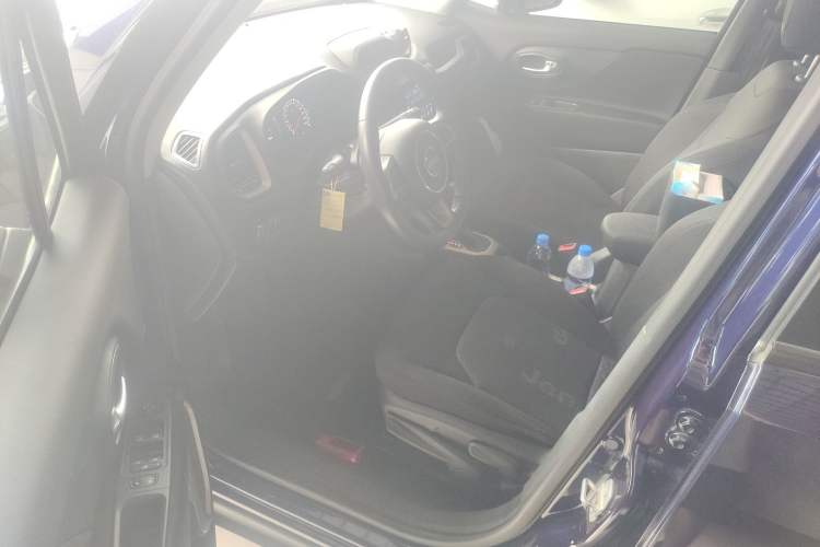 Used  Renegade 2018 Connected Large Screen Version 180T Automatic Jingneng Version
