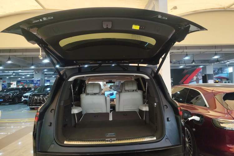 Used Denza N9 2025 Flagship Model
