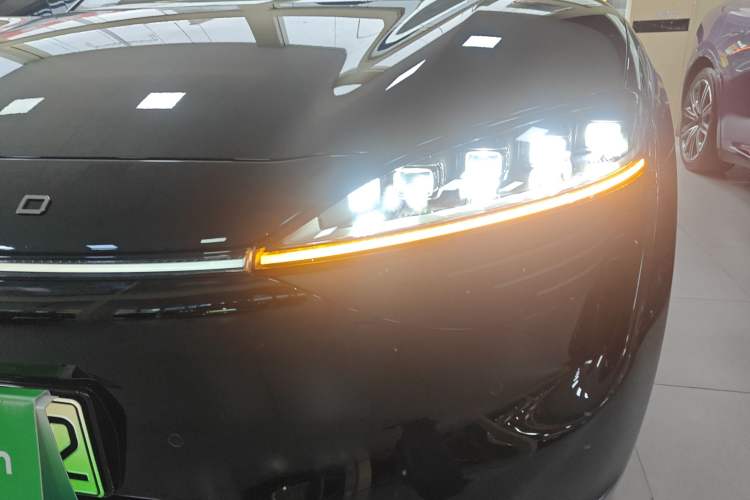 Used Hima Luxeed R7 2024 All-Electric 736 km Ultra
