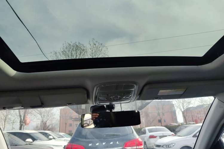 Used Haval H6 2015 Revised Version Sport Edition 1.5T Manual Transmission Two-Wheel Drive Elite Grade
