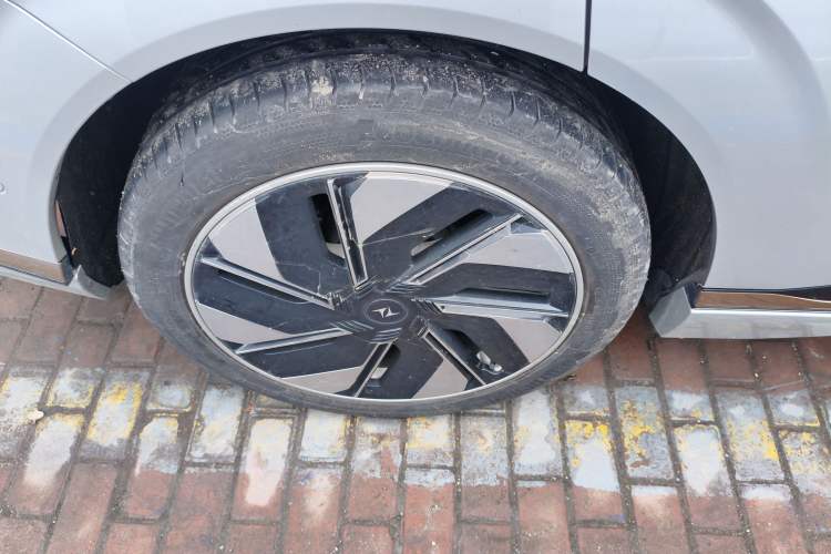 Used  eπ008 2024 210Max Range-Extended Version 6 Seats