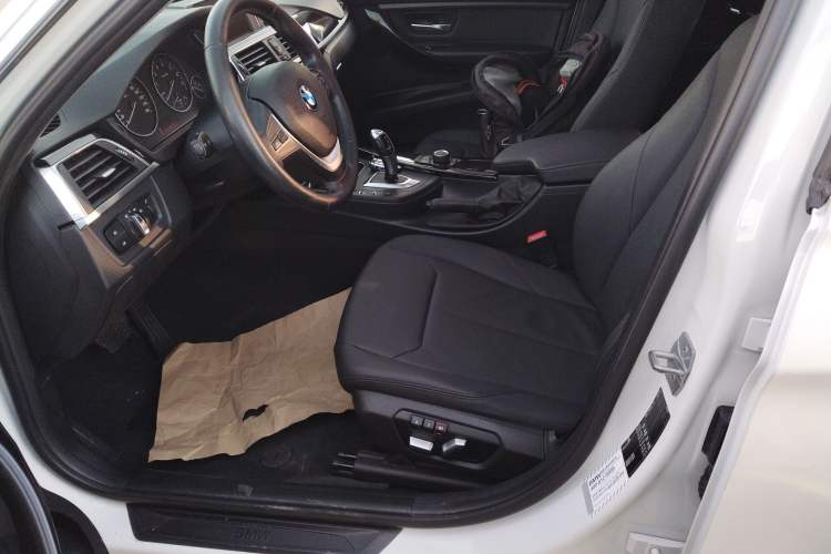 Used BMW 3 Series 2016 320Li Ambition Model
