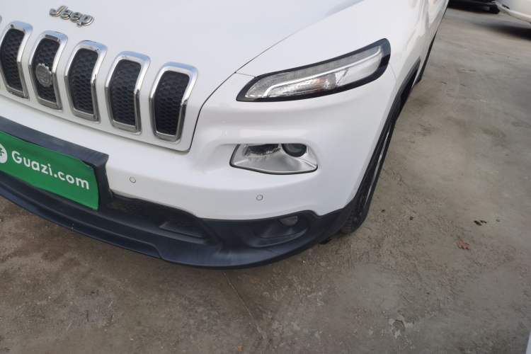 Used  Cherokee 2016 2.4L Leading Edition
