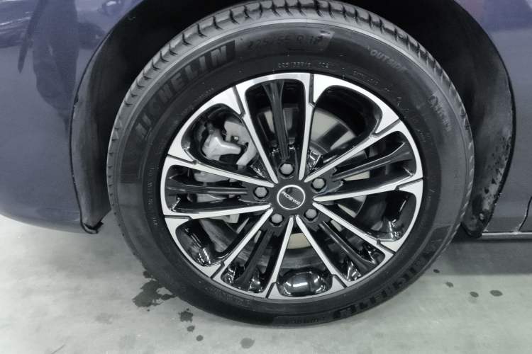 Used Roewe iMAX8 2022 400TGI Celebration Edition
