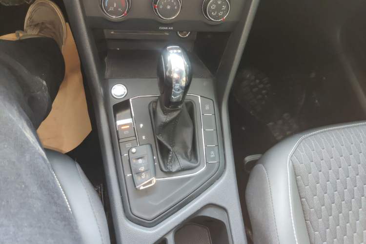 Used Volkswagen Tiguan L 2019 330TSI Automatic Two-Wheel Drive Luxury Edition China VI Standard