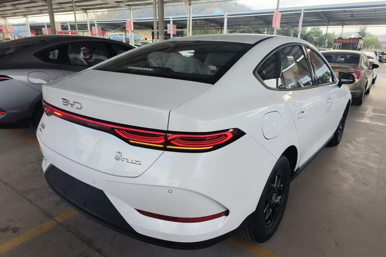 Used BYD Qin PLUS 2025 DM-i Smart Drive 55KM Leading Model
