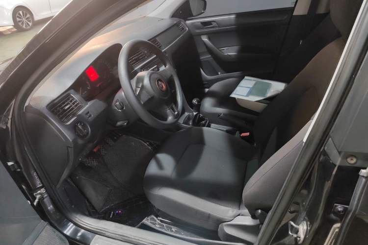 Used Volkswagen Santana 2013 1.6L Manual Fashion Edition
