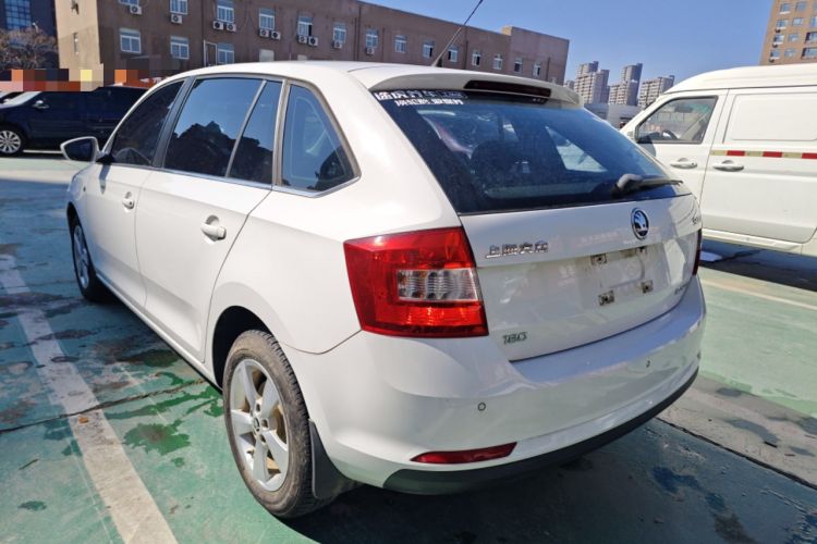 Used Skoda Rapid Spaceback 2016 Revised 1.6L Automatic Chuanxing Version
