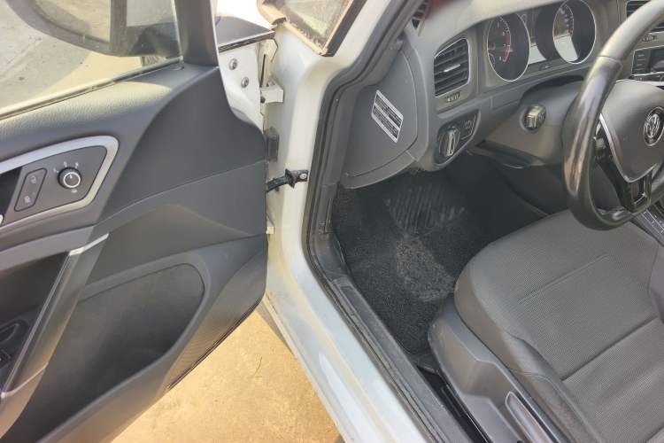 Used Volkswagen Golf 2016 1.6L Automatic Comfort Model
