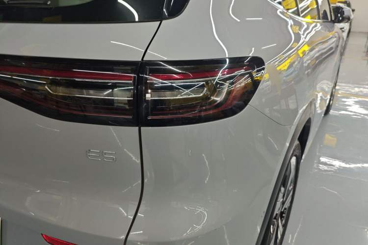 Used  E5 2024 530km Starship Edition
