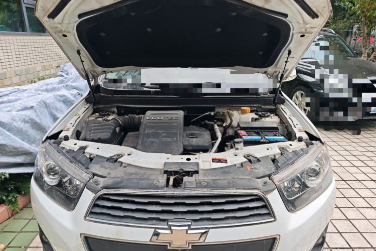 Used Chevrolet Captiva 2015 2.4L 4x4 Flagship Edition 7-Seater
