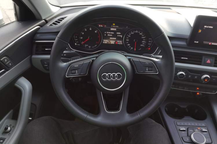 Used Audi A4L 2018 30th Anniversary Edition 40 TFSI Trendy Model