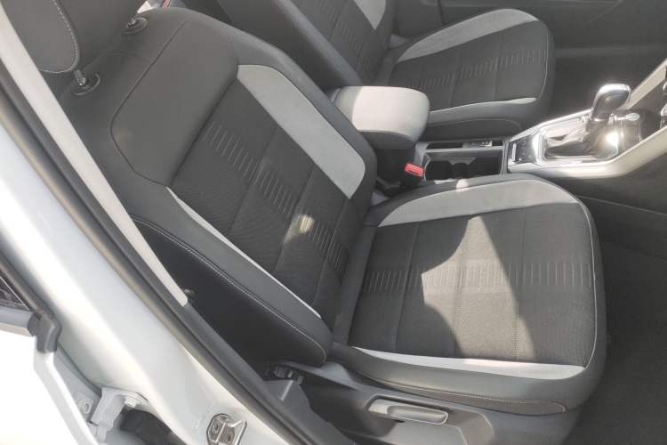 Used Volkswagen T-ROC 2022 280TSI DSG Two-Wheel Drive Elite PLUS
