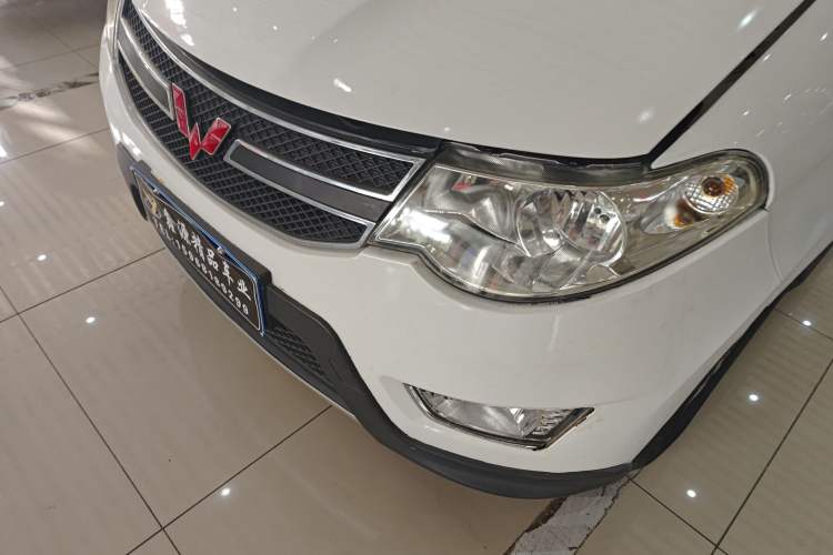 Used Wuling Hongguang 2014 1.2L S Comfort Model China IV
