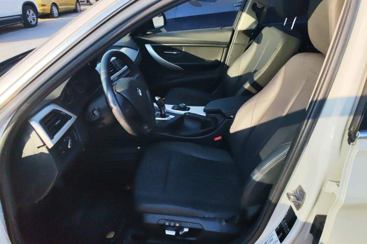 Used BMW 3 Series 2016 320Li Ambition Model
