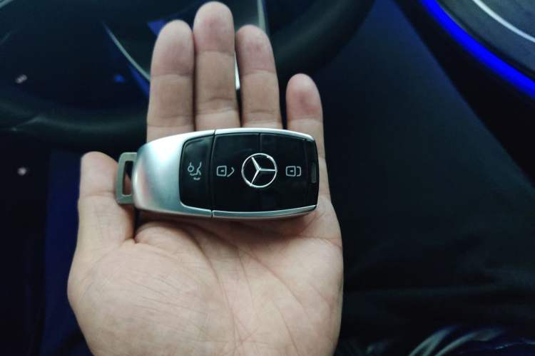 Used Mercedes-Benz E-Class 2020 Restyled E 300 L Sporty and Stylish Edition
