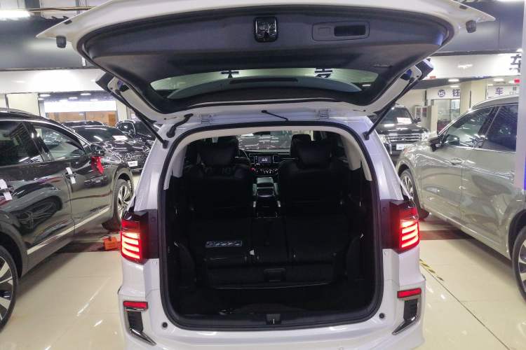 Used Honda Elysion 2019 2.0L Hybrid Luxury Edition
