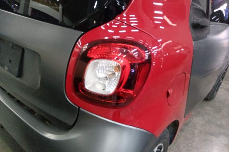 Used smart fortwo 2015 1.0L 52 kW Hardtop Passion Edition