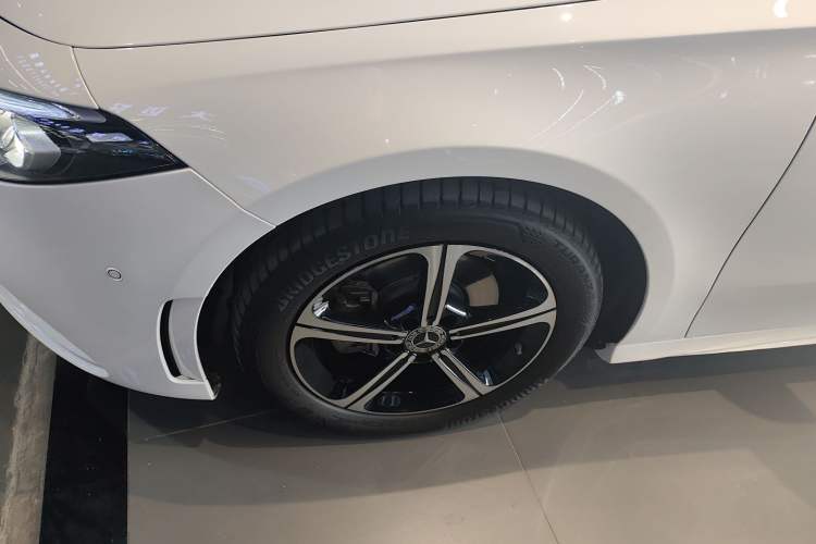 Used Mercedes-Benz A-Class 2022 Revised Version A 200 L Sport Sedan Fashionable Style
