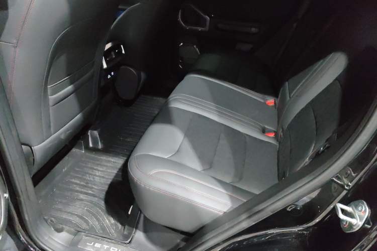 Used JETOUR Traveler 2023 2.0T All-Wheel Drive CrossPRO+
