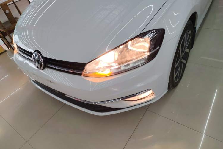 Used Volkswagen Golf 2020 Zhiai Edition 200TSI DSG Comfortable & Ambitious Version
