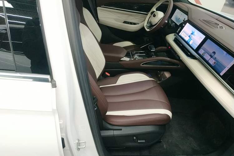 Used Geely Auto Monjaro L 2024 2.0TD High-Power Automatic Two-Wheel Drive Yunqi Version