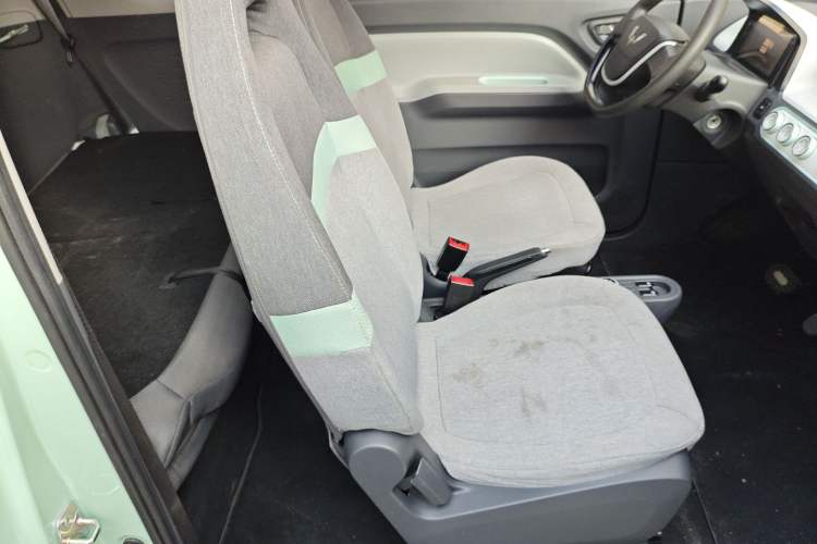 Used Wuling Hongguang MINIEV 2022 Macaron Premium Model – Lithium Iron Phosphate
