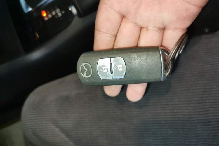 Used Mazda Mazda 3 Axela 2014 Hatchback 1.5L Automatic Luxury Model