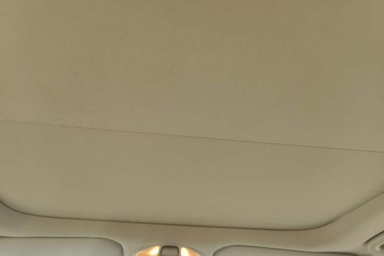 Used Hyundai Santa Fe 2013 Revised Version 2.4L Automatic All-Wheel Drive Luxury Trim