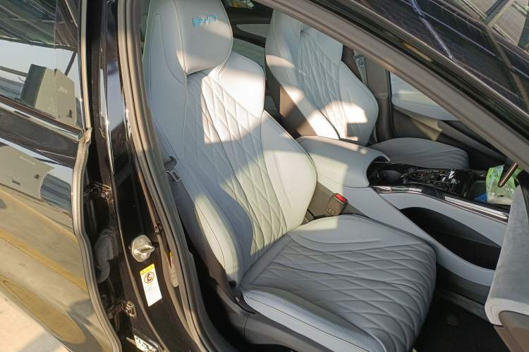 Used BYD Seal 2022 550 km Standard Range Rear-Wheel Drive Prestige Version